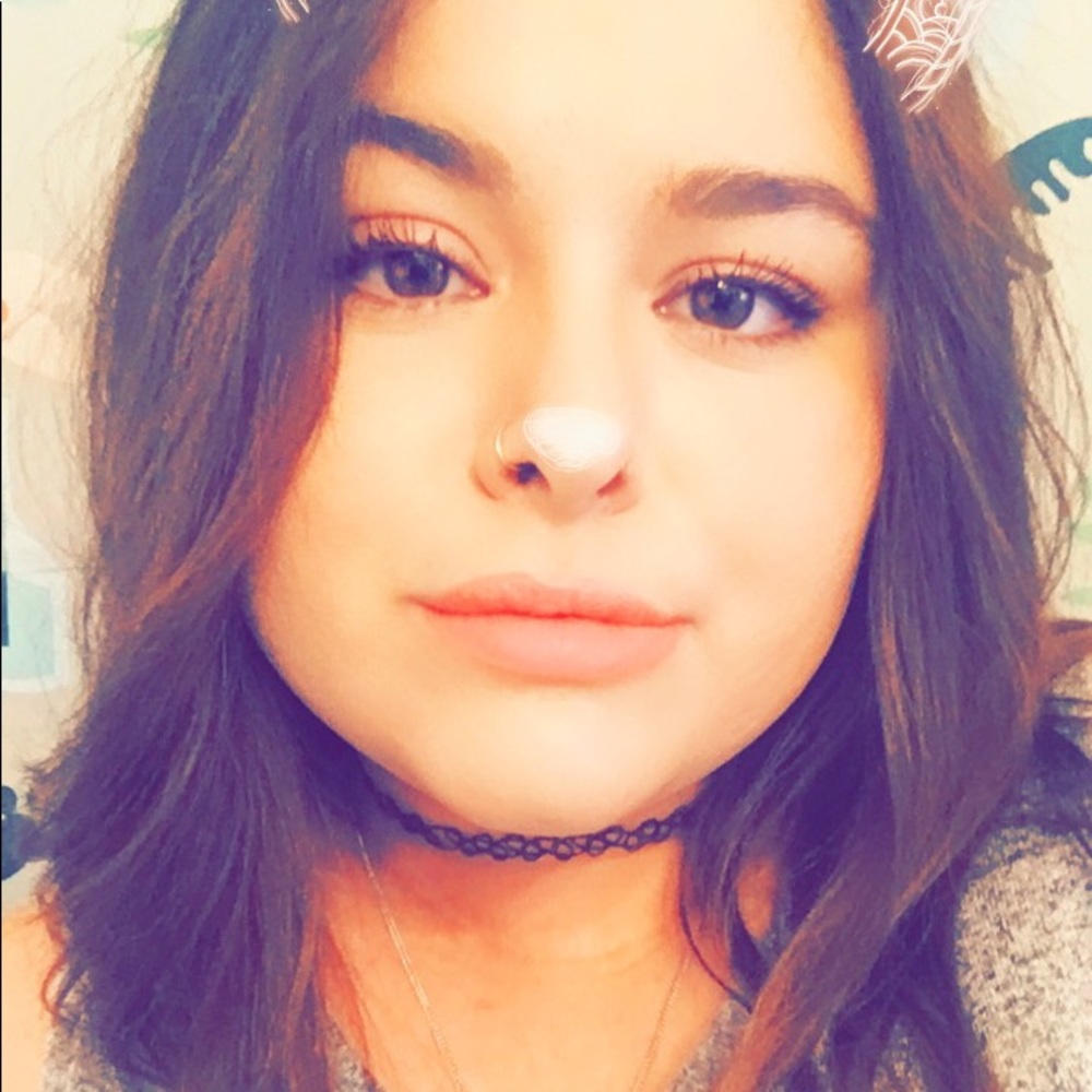 Meet your Posher, Brittney